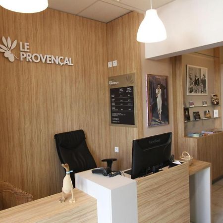 Le Provencal Hotel Тараскон Екстериор снимка