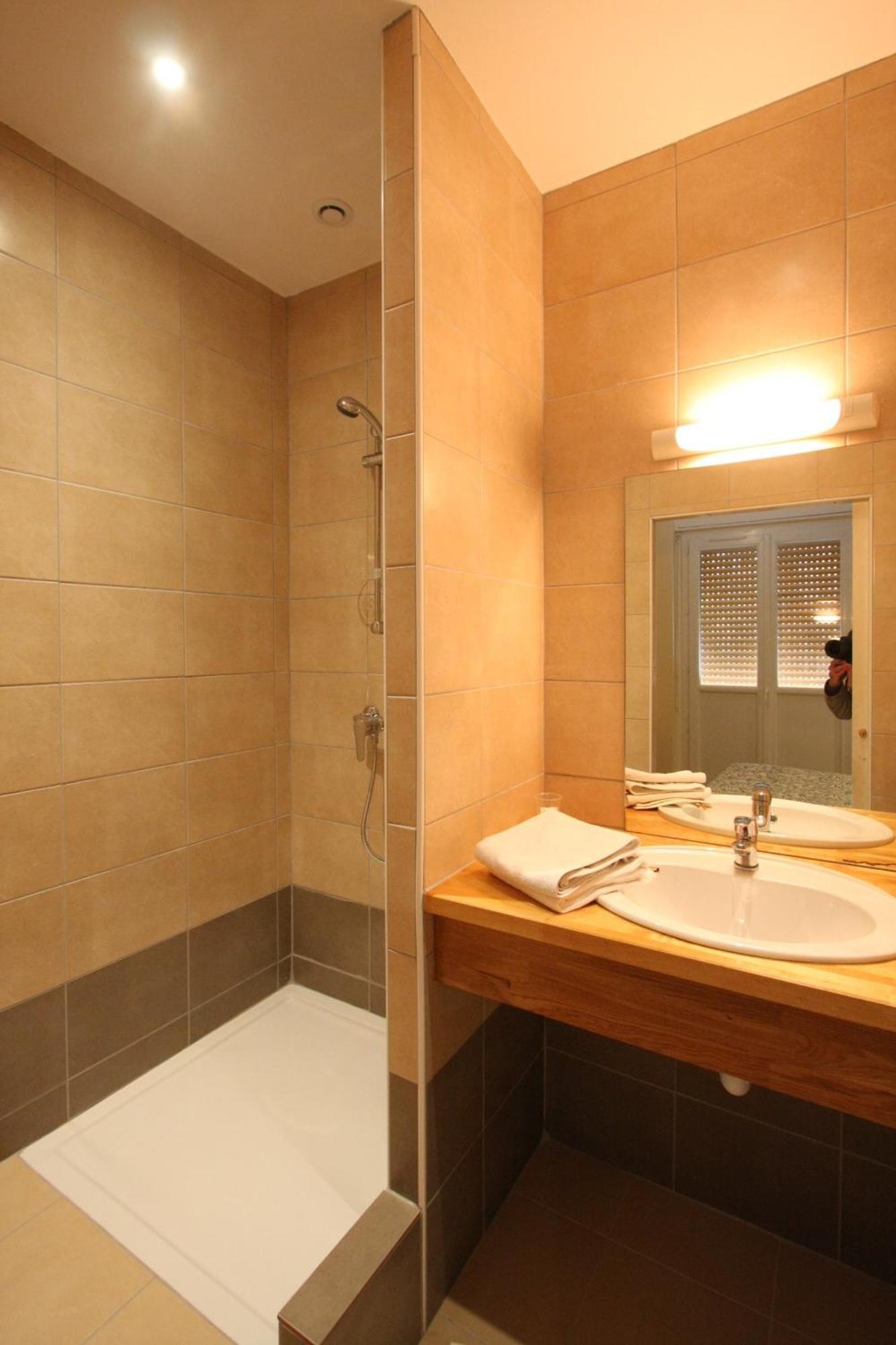 Le Provencal Hotel Тараскон Екстериор снимка